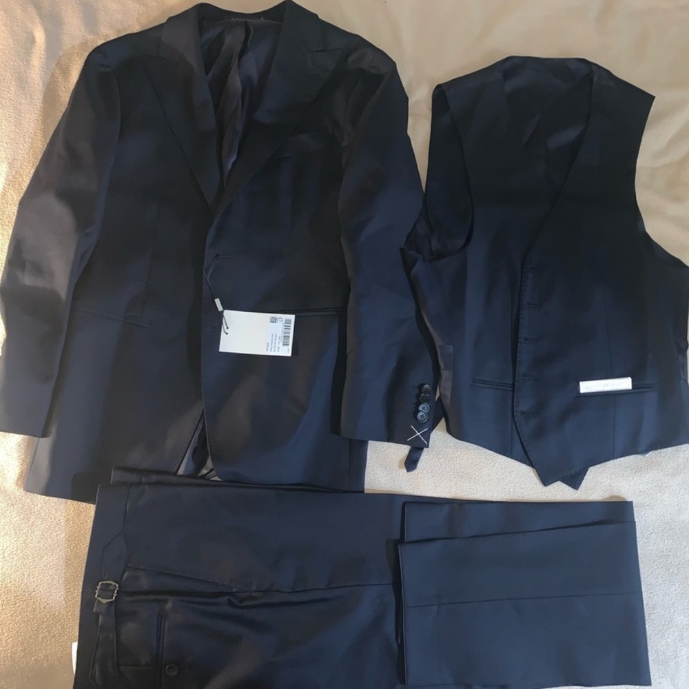 Suitsupply Navy Suit 3 Piece 36S (23)